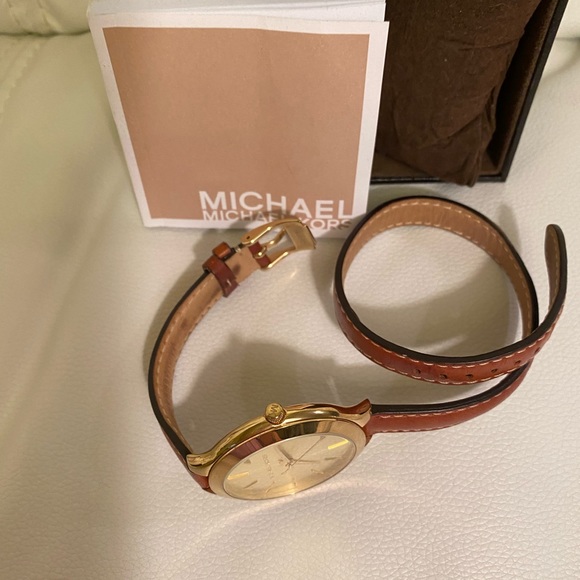 Michael Kors 💯 Authentic - Picture 6 of 13